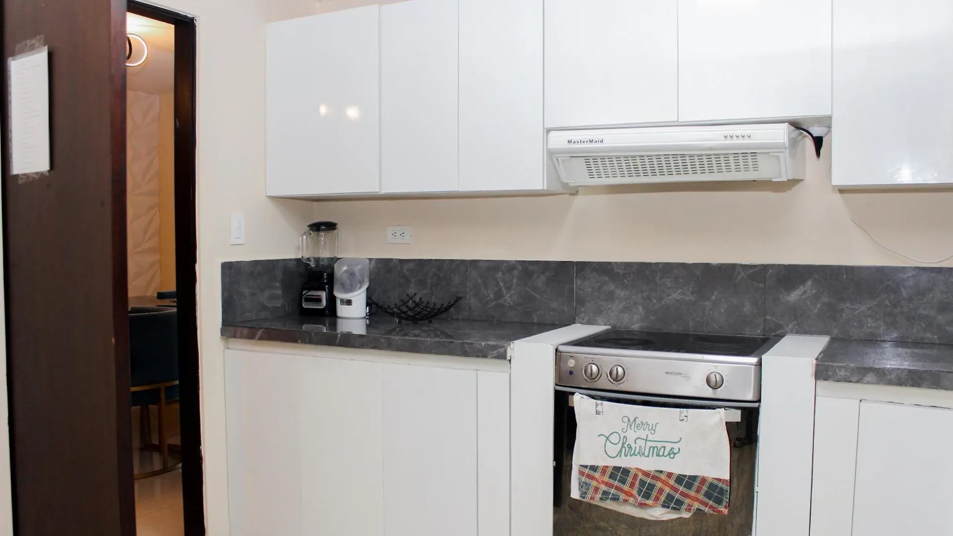 Departamento 3 Habitaciones, Vista Al Rio, Piscina, 3 Camas 과야킬 0*,  에콰도르