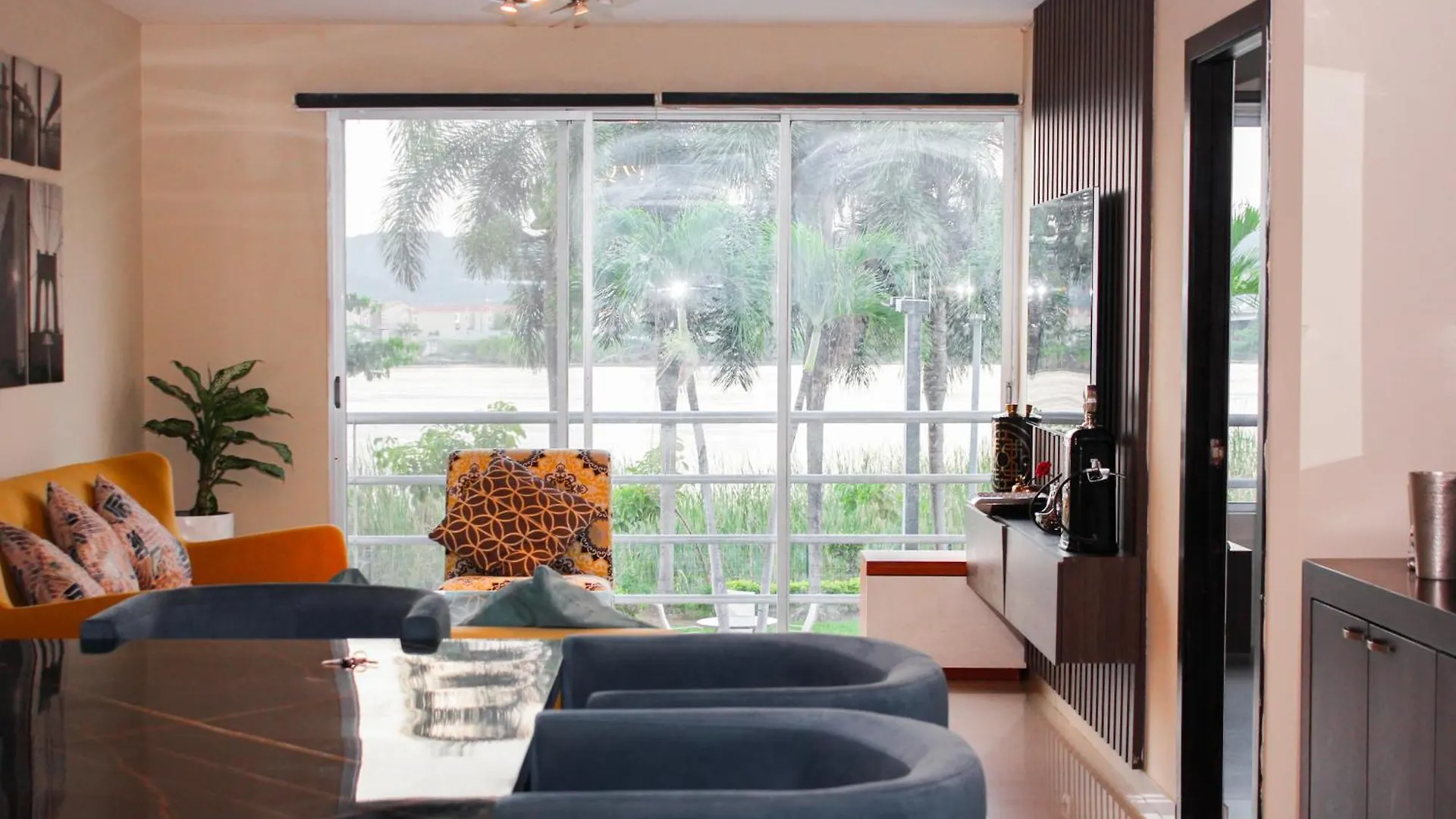 Departamento 3 Habitaciones, Vista Al Rio, Piscina, 3 Camas 과야킬 0*,