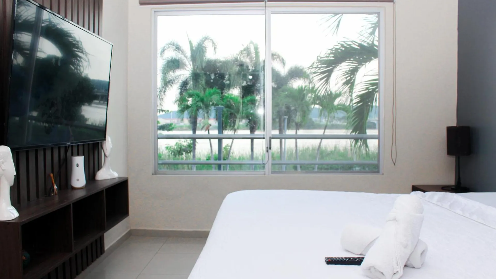 아파트 Departamento 3 Habitaciones, Vista Al Rio, Piscina, 3 Camas 과야킬 에콰도르
