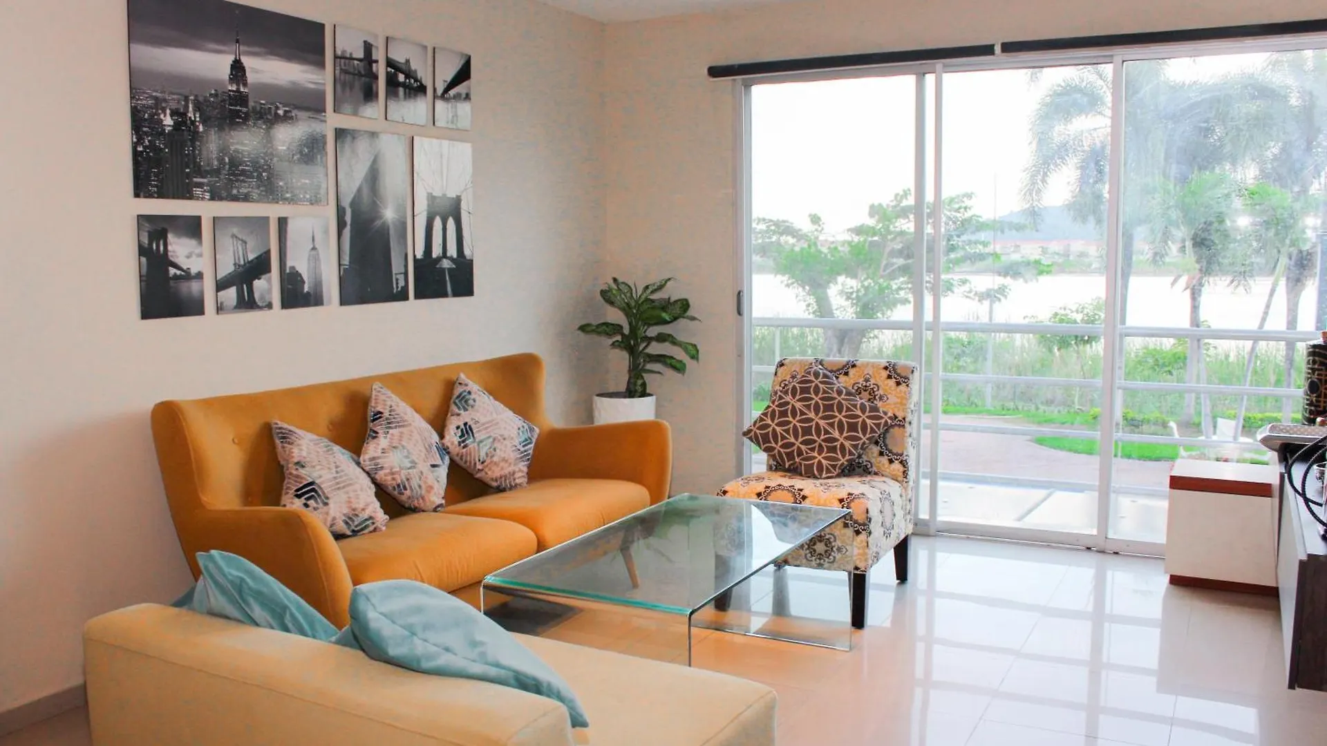 Apartment Departamento 3 Habitaciones, Vista Al Rio, Piscina, 3 Camas Guayaquil
