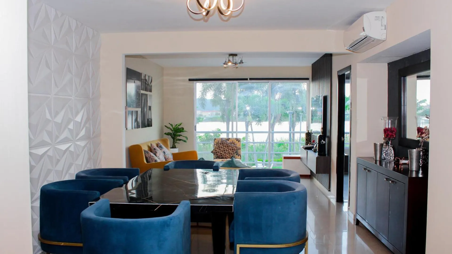 Departamento 3 Habitaciones, Vista Al Rio, Piscina, 3 Camas Guayaquil Ecuador