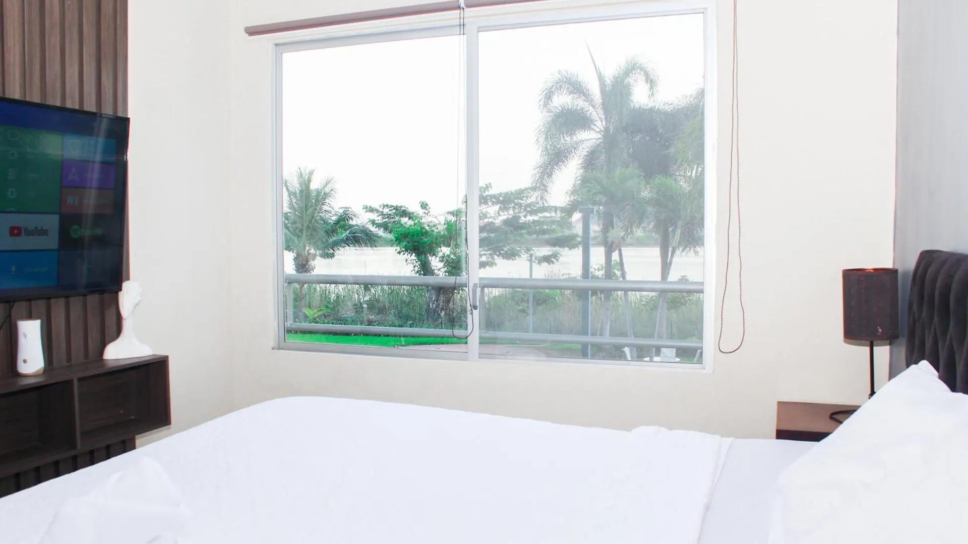 Apartment Departamento 3 Habitaciones, Vista Al Rio, Piscina, 3 Camas Guayaquil